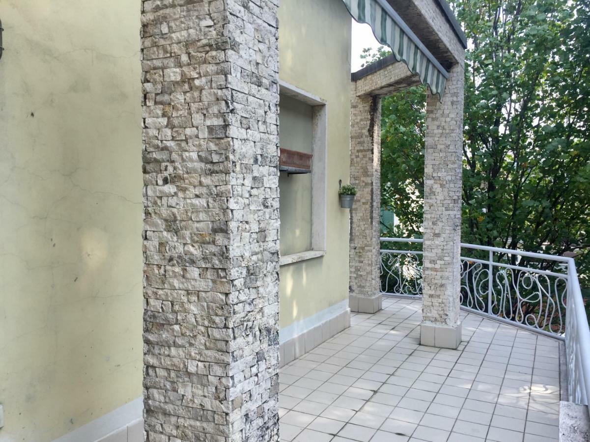 Il Cedro Argentato Lägenhet Monza Exteriör bild