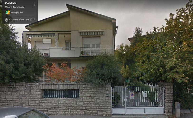 Il Cedro Argentato Lägenhet Monza Exteriör bild